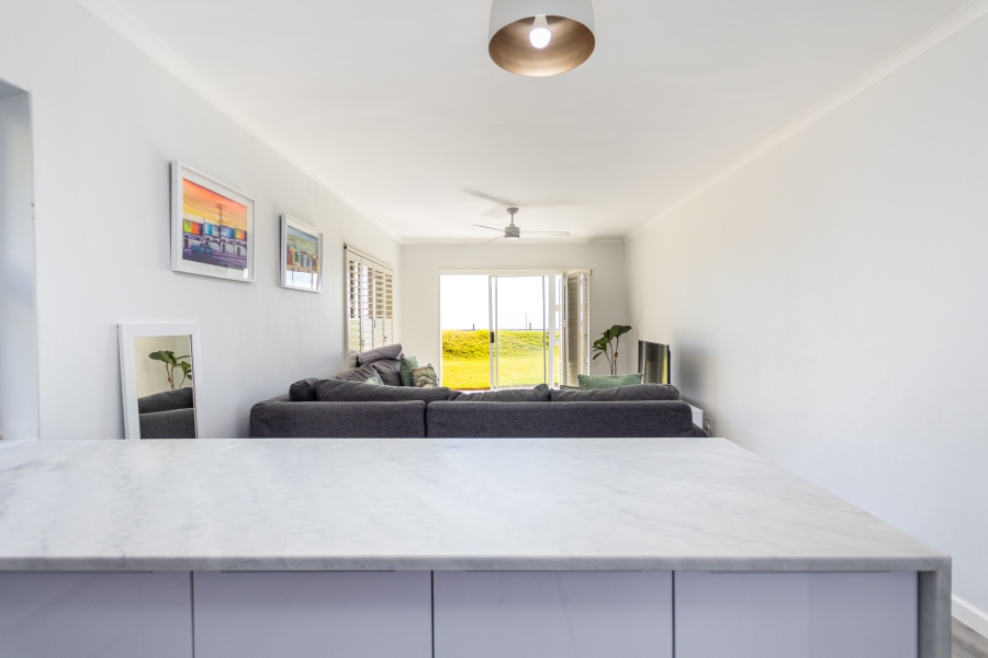 To Let 2 Bedroom Property for Rent in Vredehoek Western Cape